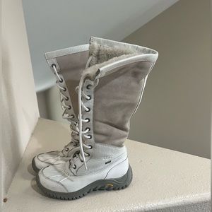 UGG Adirondack Tall 1001877 Women's White Leather Winter Snow Boots size 5‎